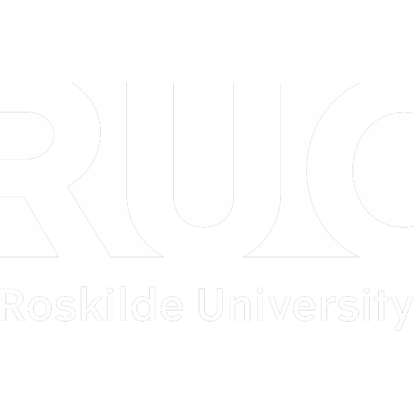 RUC_ROSKILDE_UNIVERSITY_BLACK_TEKST-UNDER-LOGO_CMYK-4